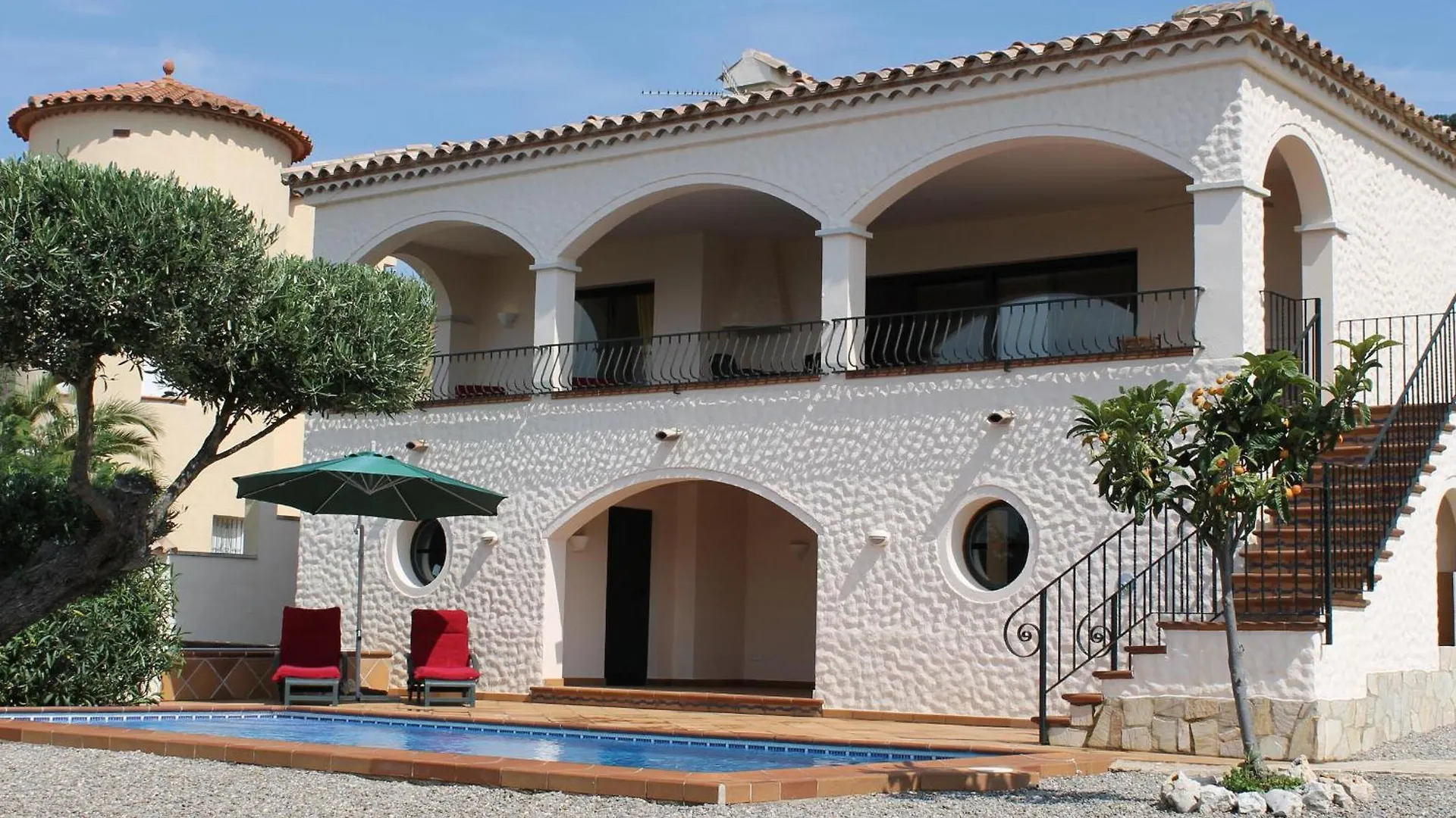Alquiler Vacacional De Casa Con Piscina Y Vistas, Max.6 Personas, Roses - Es-366-5의 연락처